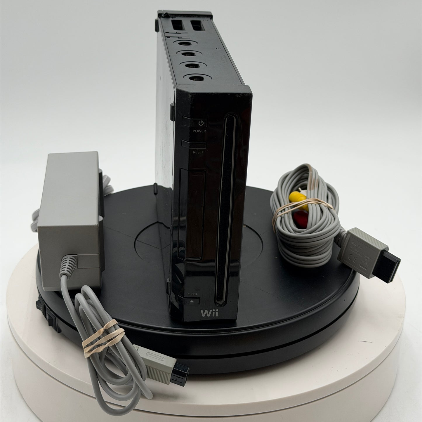 Nintendo Wii (RVL-001) 2006 Video Game System READ
