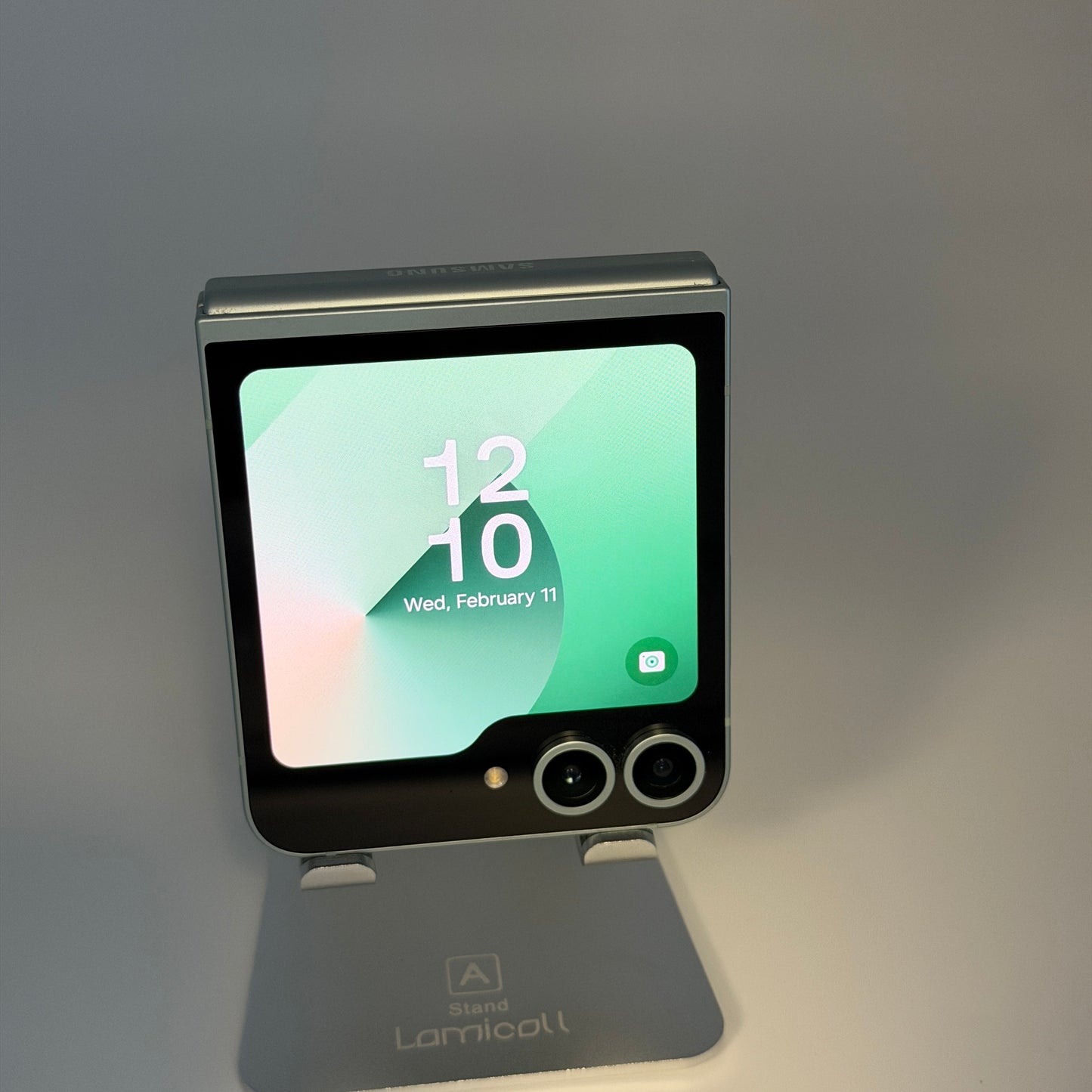 Samsung Galaxy Z Flip 6 256GB Mint Unlocked Clean