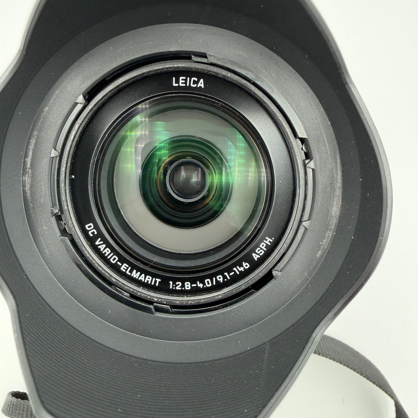 Lumix DMC-FZ1000 20.1 MP Digital Camera With Bag and Extras