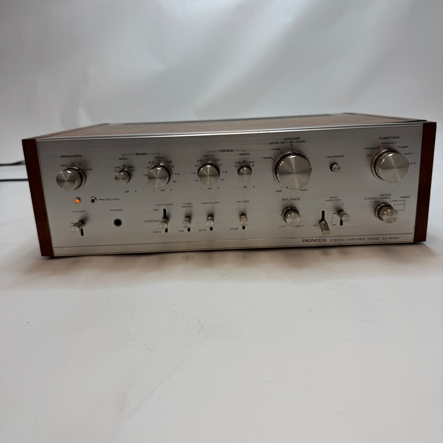 Vintage Pioneer SA-8100 Stereo Integrated Amplifier READ