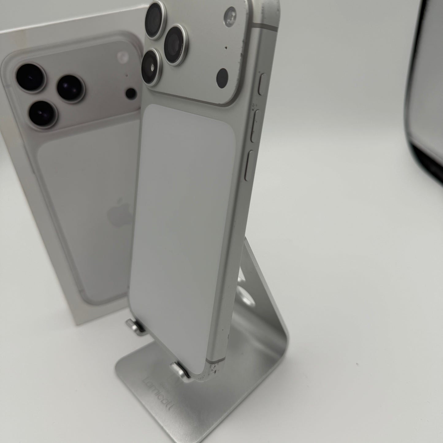 Unlocked Apple iPhone 17 Pro Max 256GB Silver 100% Battery READ