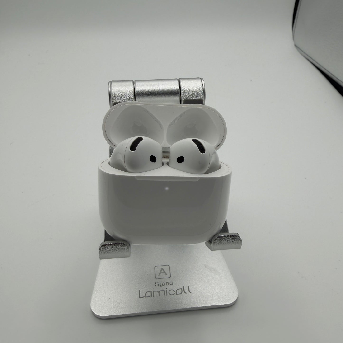Apple AirPods (4th Gen) A3053 Case (2024) Bluetooth Headphones - White