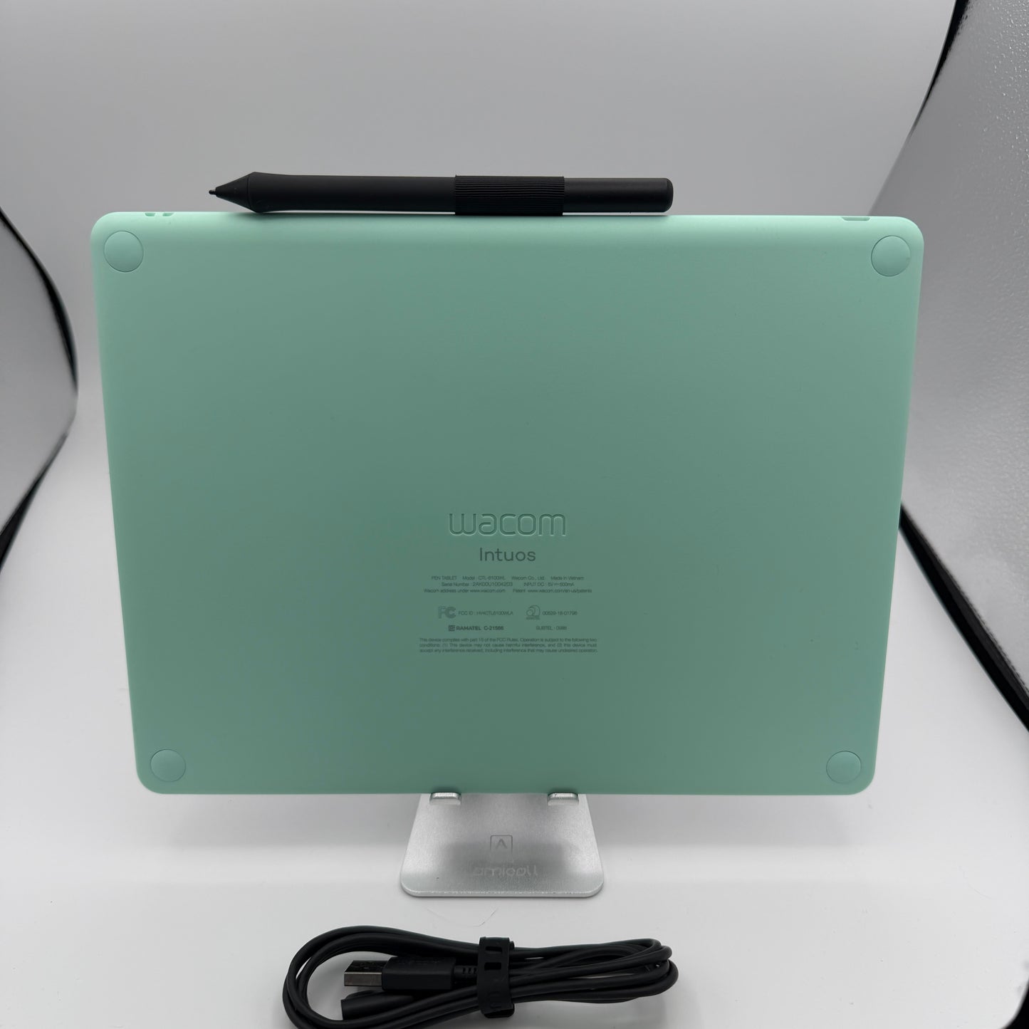 Wacom Intuos M CTL-6100 Creative Drawing Pen Tablet with Pen 4K