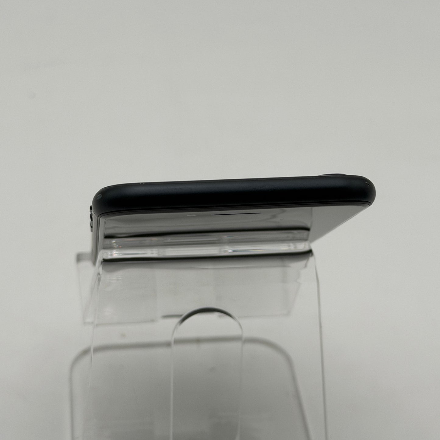 Apple iPhone SE 3rd Gen 4.7" 64GB Black Unlocked