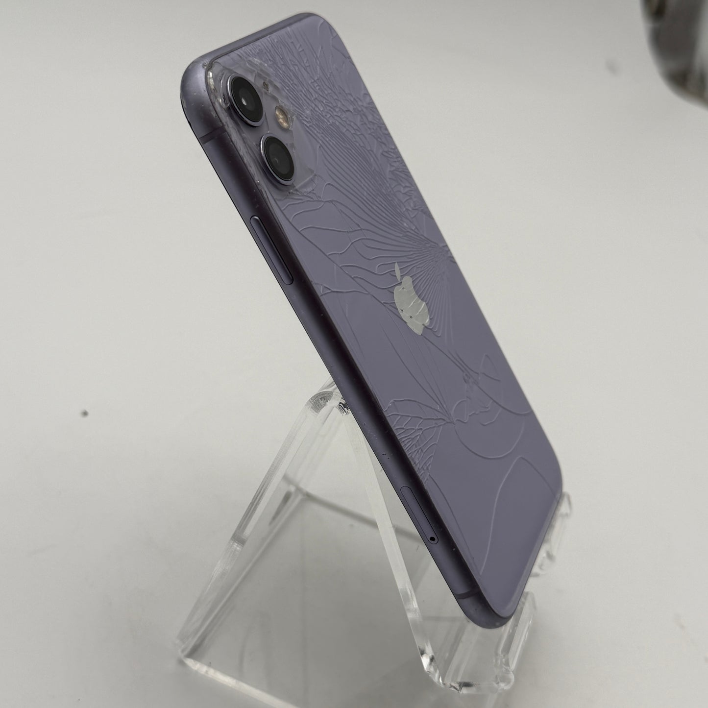 Apple iPhone 11 6.1" 64GB Purple Unlocked READ