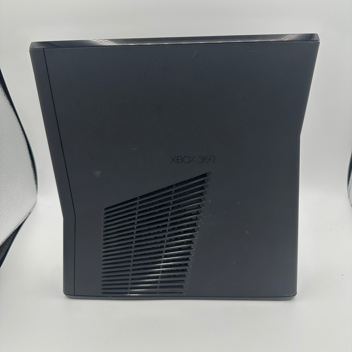 Microsoft Xbox 360 S (1439) 2010 Console 256GB READ