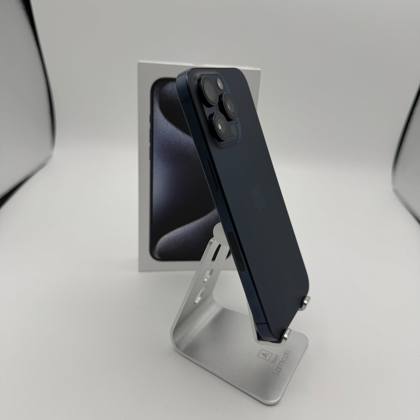 Unlocked Apple iPhone 15 Pro Max 256GB Blue