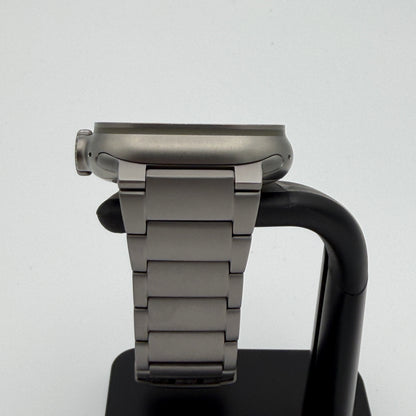Apple Watch Ultra A2622 49mm Titanium Unlocked