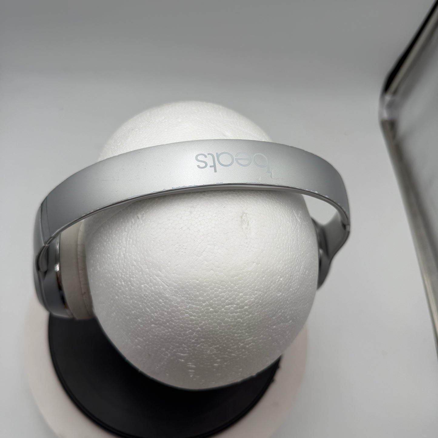 Beats Solo 3 Wireless Headphones Silver Needs New Ear Pads WORKS GREAT