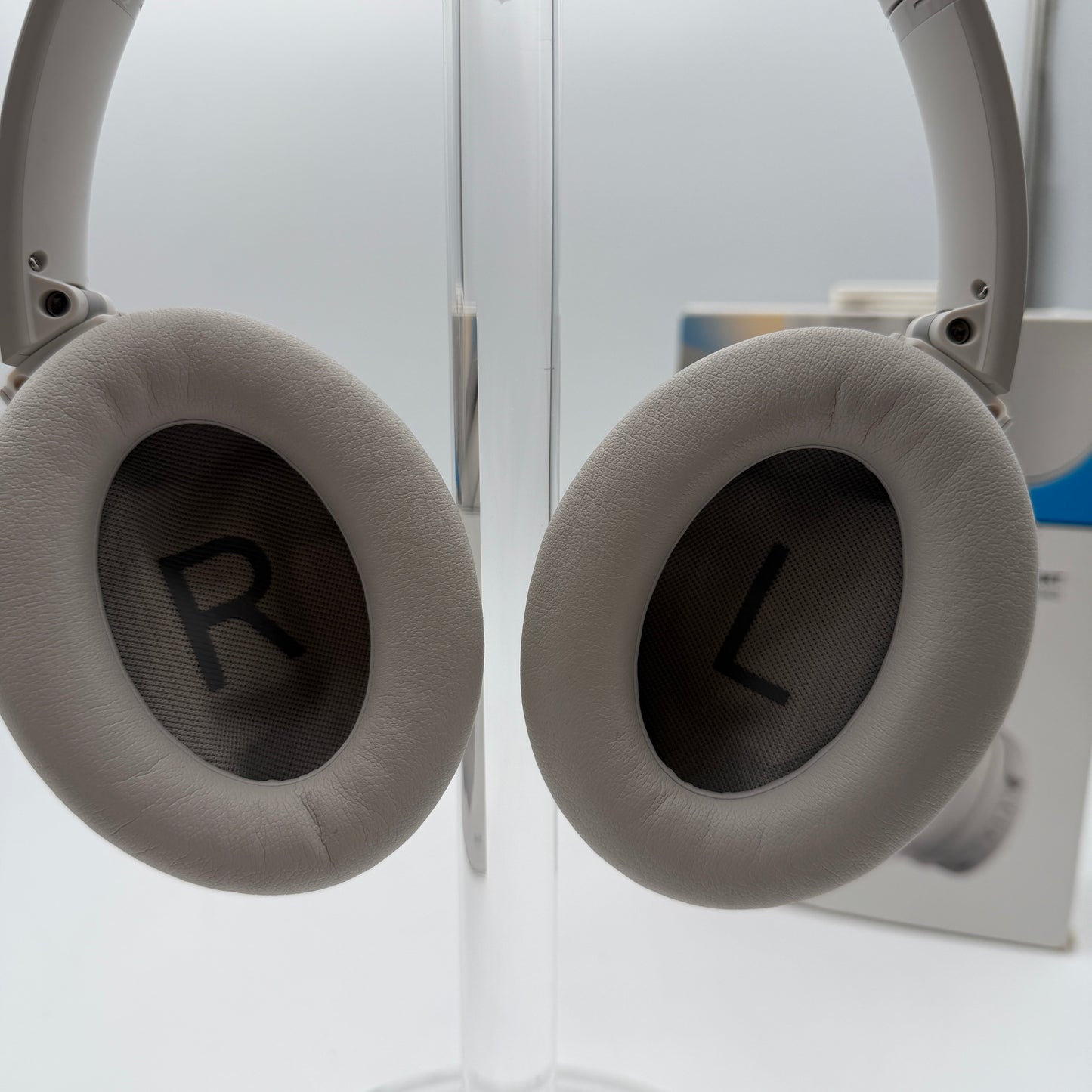 Bose QuietComfort Headphones 5V White Smoke with Box