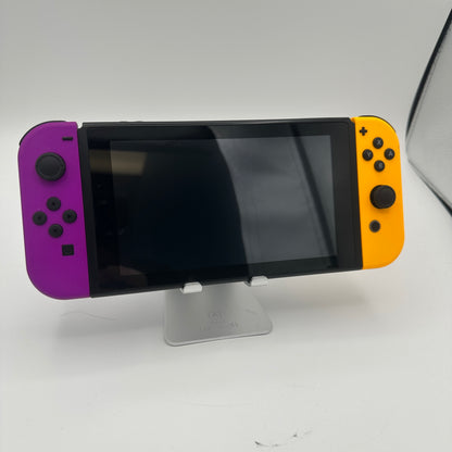 Nintendo Switch HAC-001 2017 32gb With Dock, Cables and Carrying Case