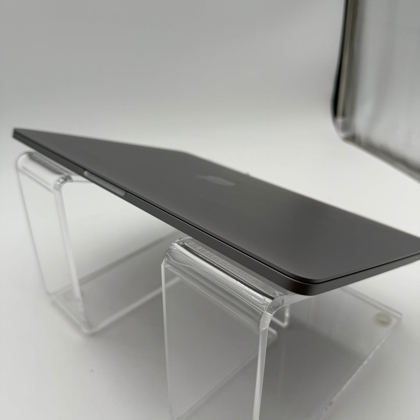 Apple MacBook Pro 13" A2338 2022 M2 8GB 512GB Space Gray 29 Cycle Count