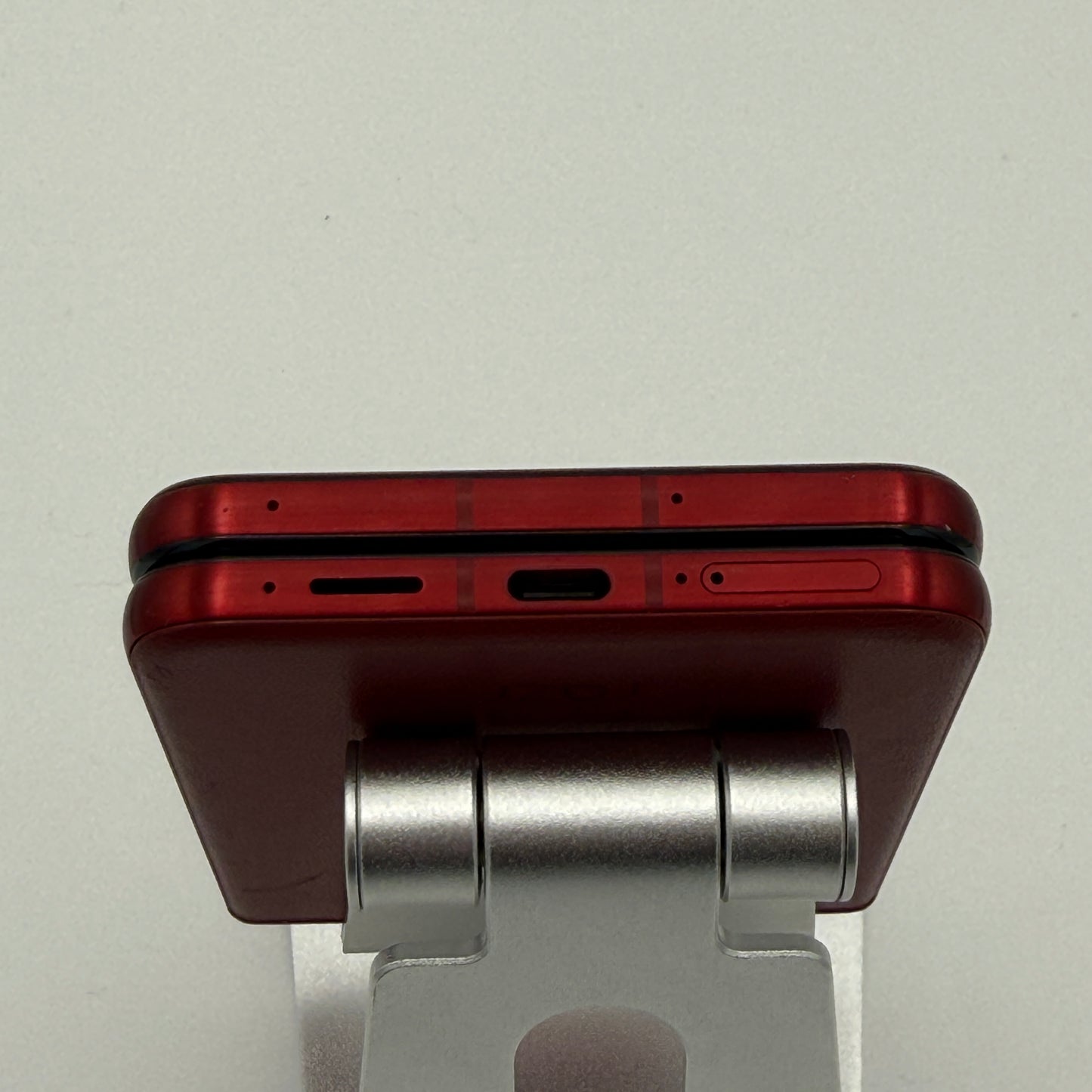 Motorola Razr Ultra 2025 512GB Red AT&T ONLY For Parts or Repair