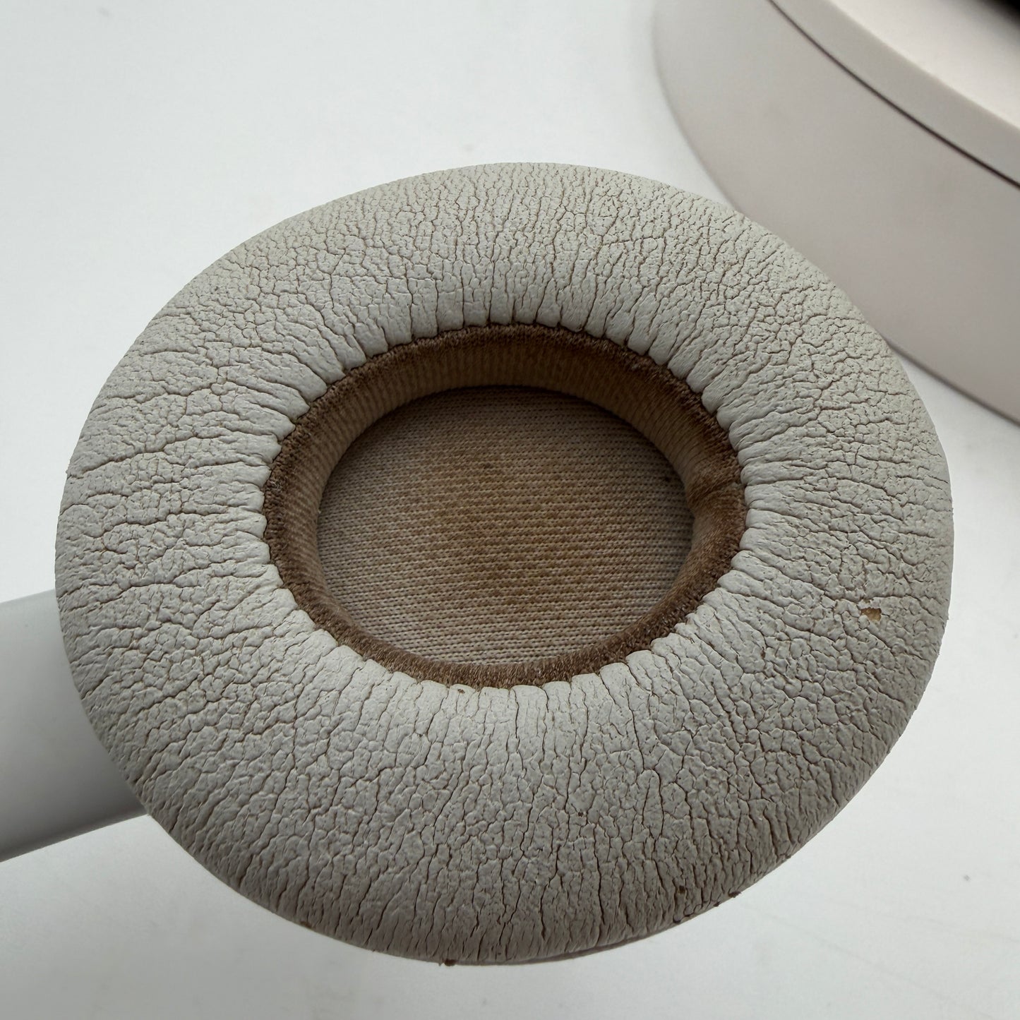 Beats Solo 3 Wireless Headphones Silver Needs New Ear Pads WORKS GREAT