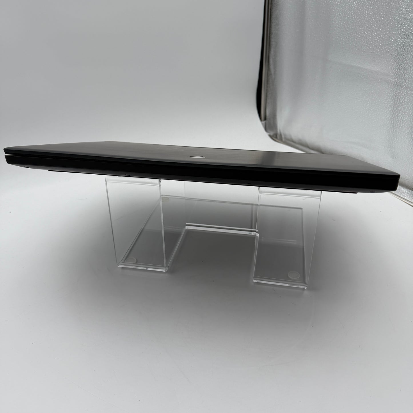 Alienware M17 R5 Gaming Laptop - 17-inch, AMD Ryzen 9, 32GB RAM, 2TB, RX 6850M XT READ