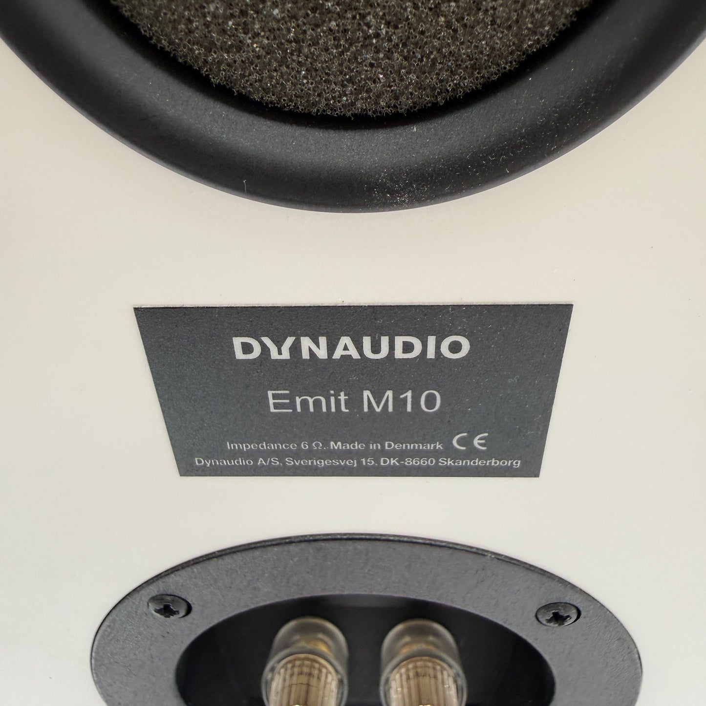 Dynaudio Emit 10 Bookshelf Speakers Pair - White Satin MINTY