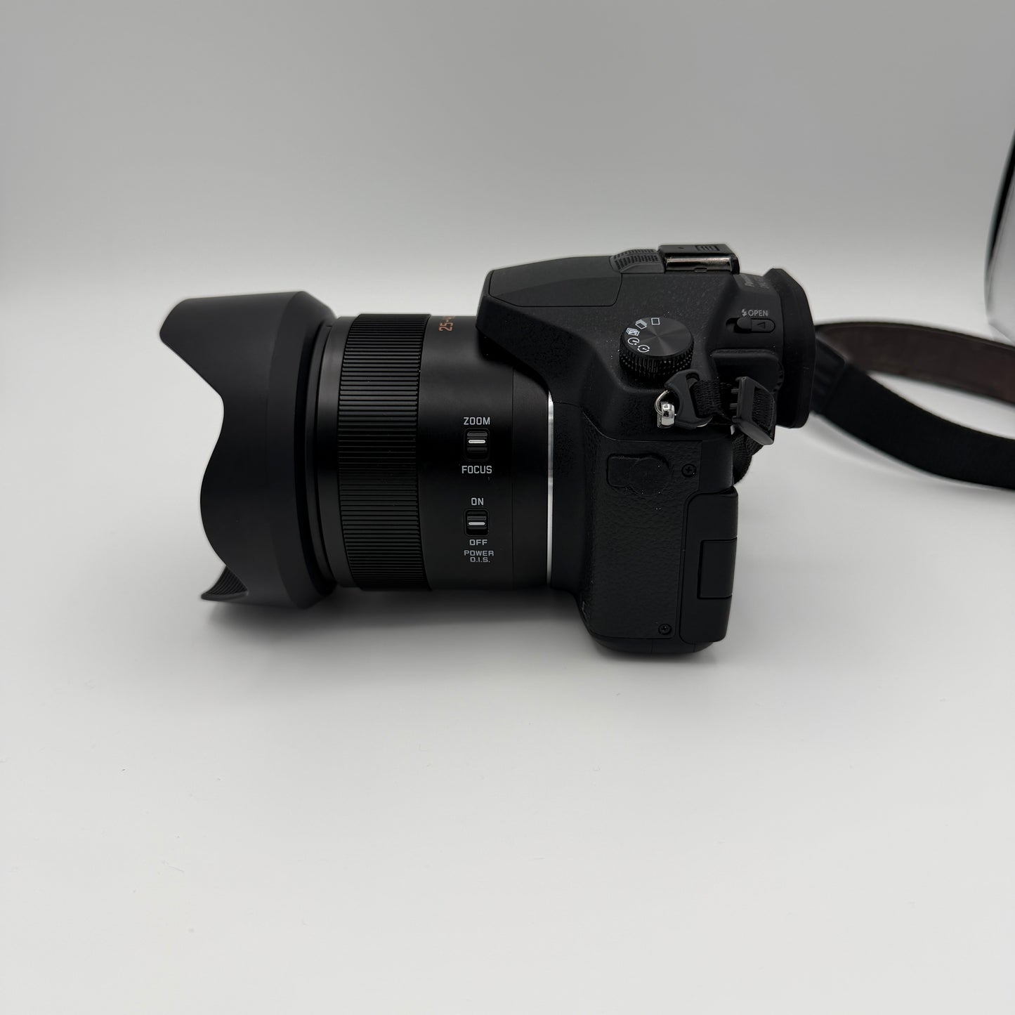 Lumix DMC-FZ1000 20.1 MP Digital Camera With Bag and Extras