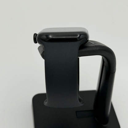 Apple Watch Series 11 42mm GPS A3331 Space Black Aluminum MINTY!