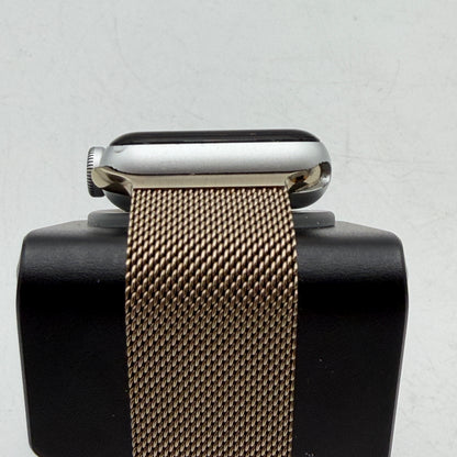 Apple Watch Series 3 GPS A1858 (2017) 38mm Silver Aluminum Smart Watch