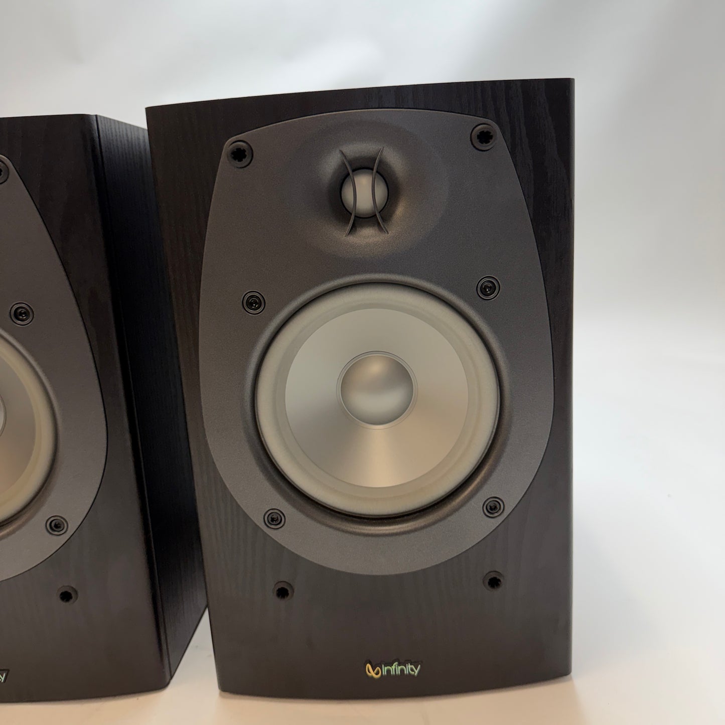 Infinity Beta 20 Bookshelf Speakers x2 Black