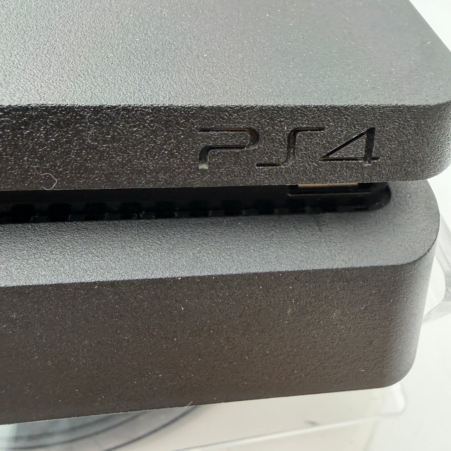 Sony PlayStation 4 Slim CUH-2215A 500GB Black Used w/ Box & Controller