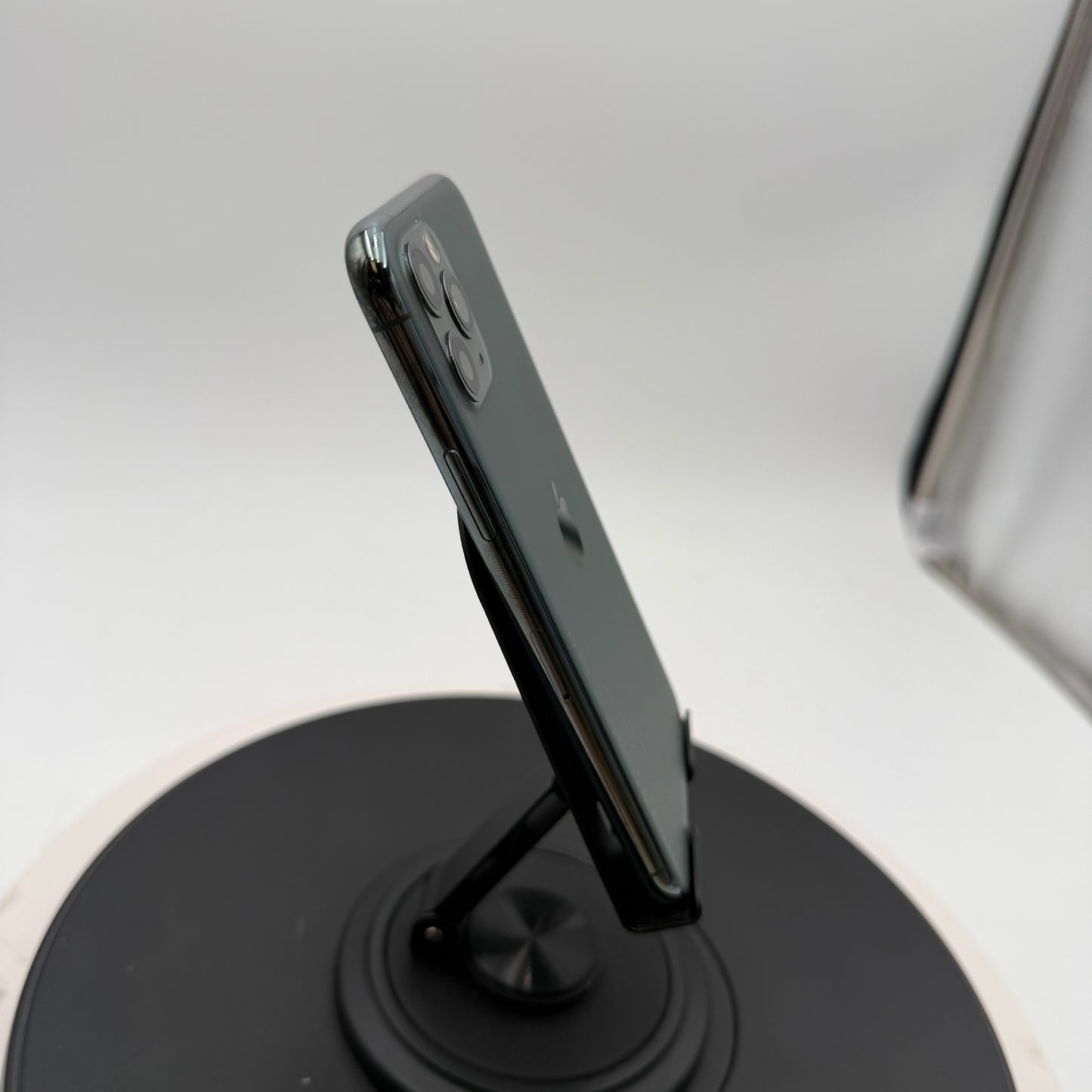 Apple iPhone 11 Pro 256GB Green Unlocked Service Battery