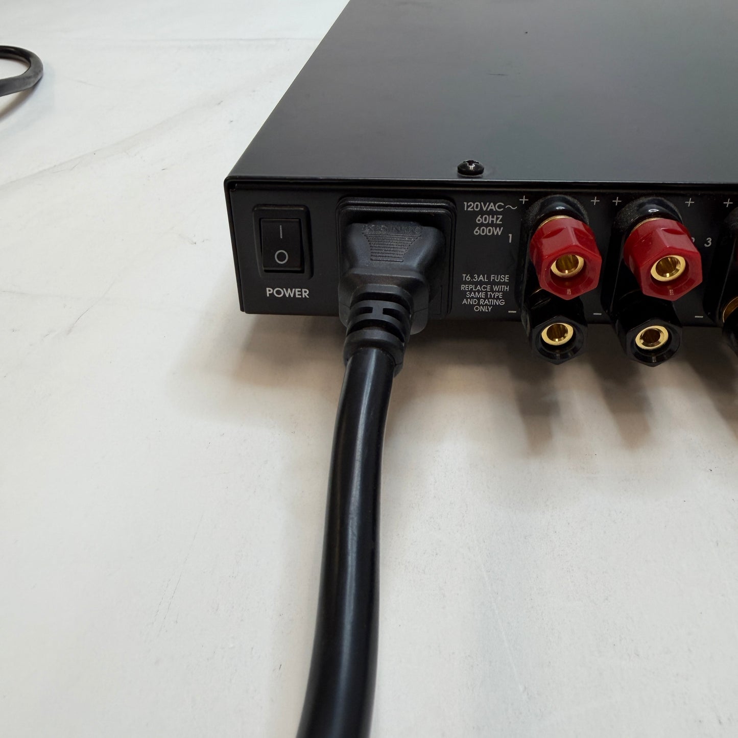 Elan D660/D661 6 Channel Digital Power Amplifier Black Used
