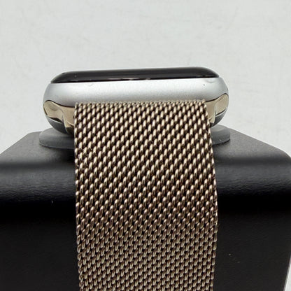 Apple Watch Series 3 GPS A1858 (2017) 38mm Silver Aluminum Smart Watch