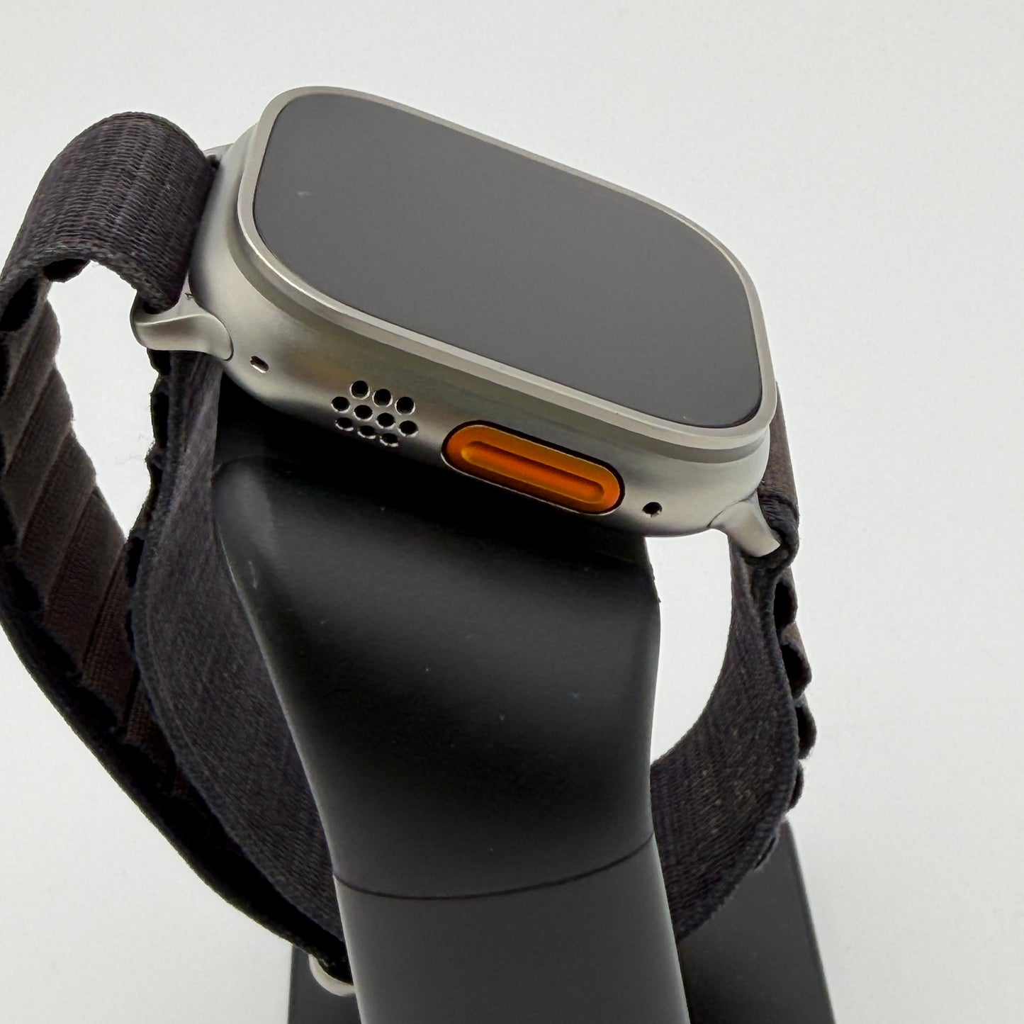 Apple Watch Ultra A2622 (2022) 49mm Silver Titanium GPS + Cellular Smart Watch with Alpine Loop
