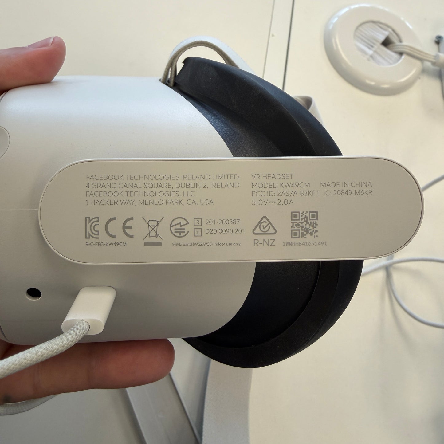 Meta Oculus Quest 2 KW49CM VR Headset 256GB MINTY!