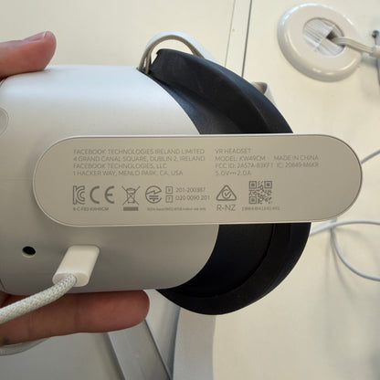 Meta Oculus Quest 2 KW49CM VR Headset 256GB MINTY!