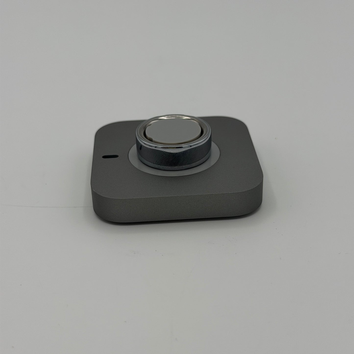 Oura Ring 4 Smart Ring Size 7 Black Silver with Charger and Base