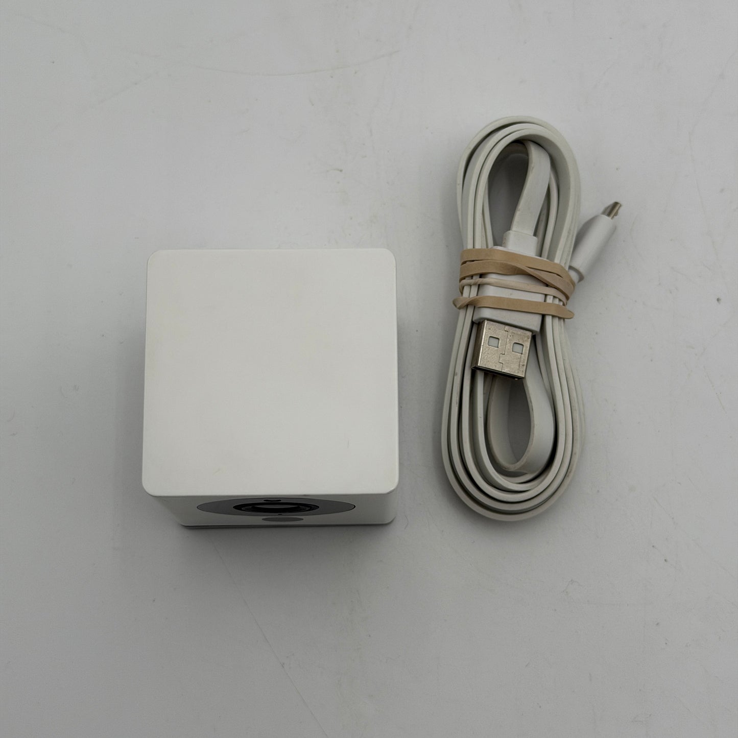 Wyze Cam v2 WYZEC2 Security Camera White Used