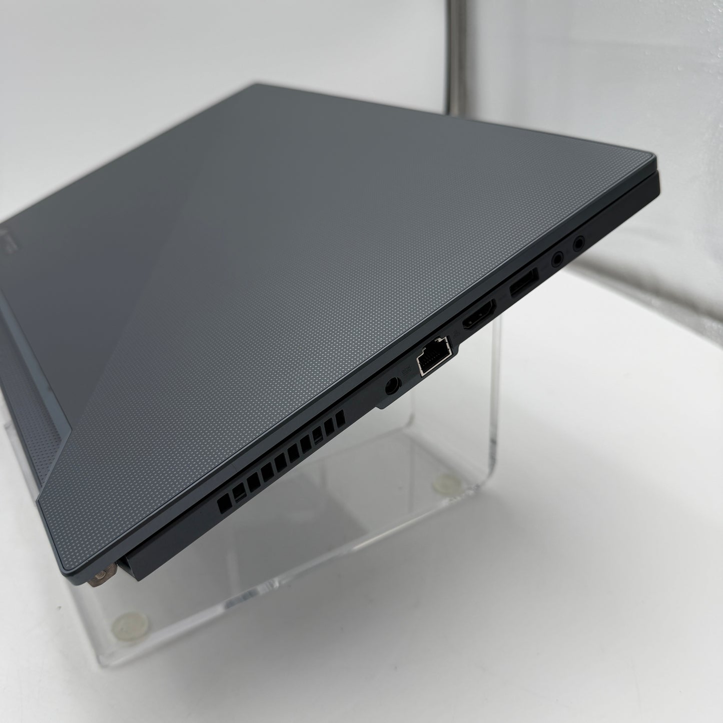 Asus ROG Zephyrus M15  16 inch Core i7  16GB 512GB GU502LU-BI7N4