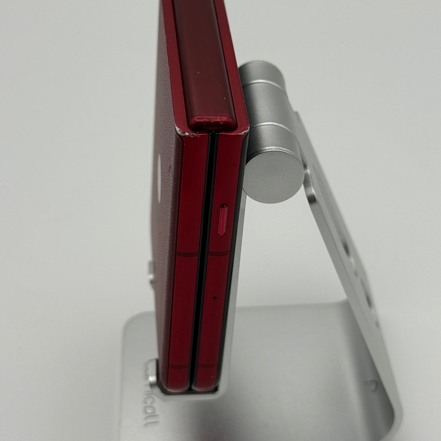 Motorola Razr Ultra 2025 512GB Red AT&T ONLY For Parts or Repair