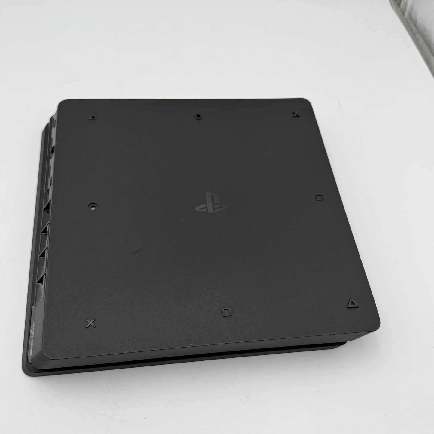 Sony PlayStation 4 Slim CUH-2215A 500GB w/ Controller Software Version 11.0