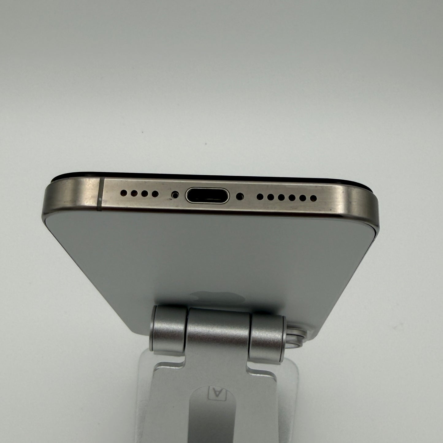 Apple iPhone 15 Pro Max 6.7 inch 256GB White Unlocked READ
