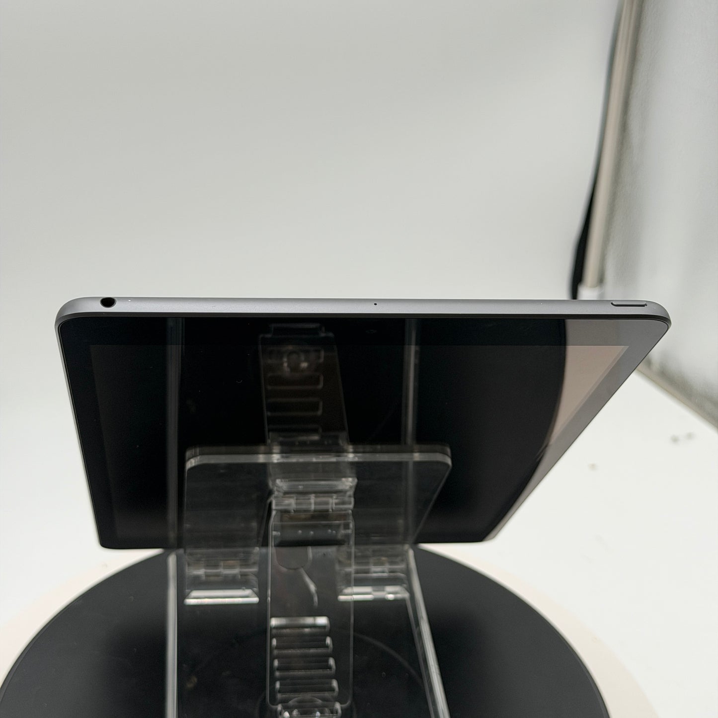 Apple iPad 9th Gen A2602 64GB Wi‑Fi Only Tablet - Space Gray