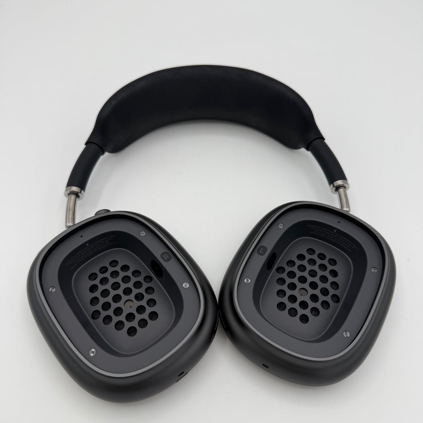 Apple AirPods Max A2096 Black Headphones with A2301 Smart Case