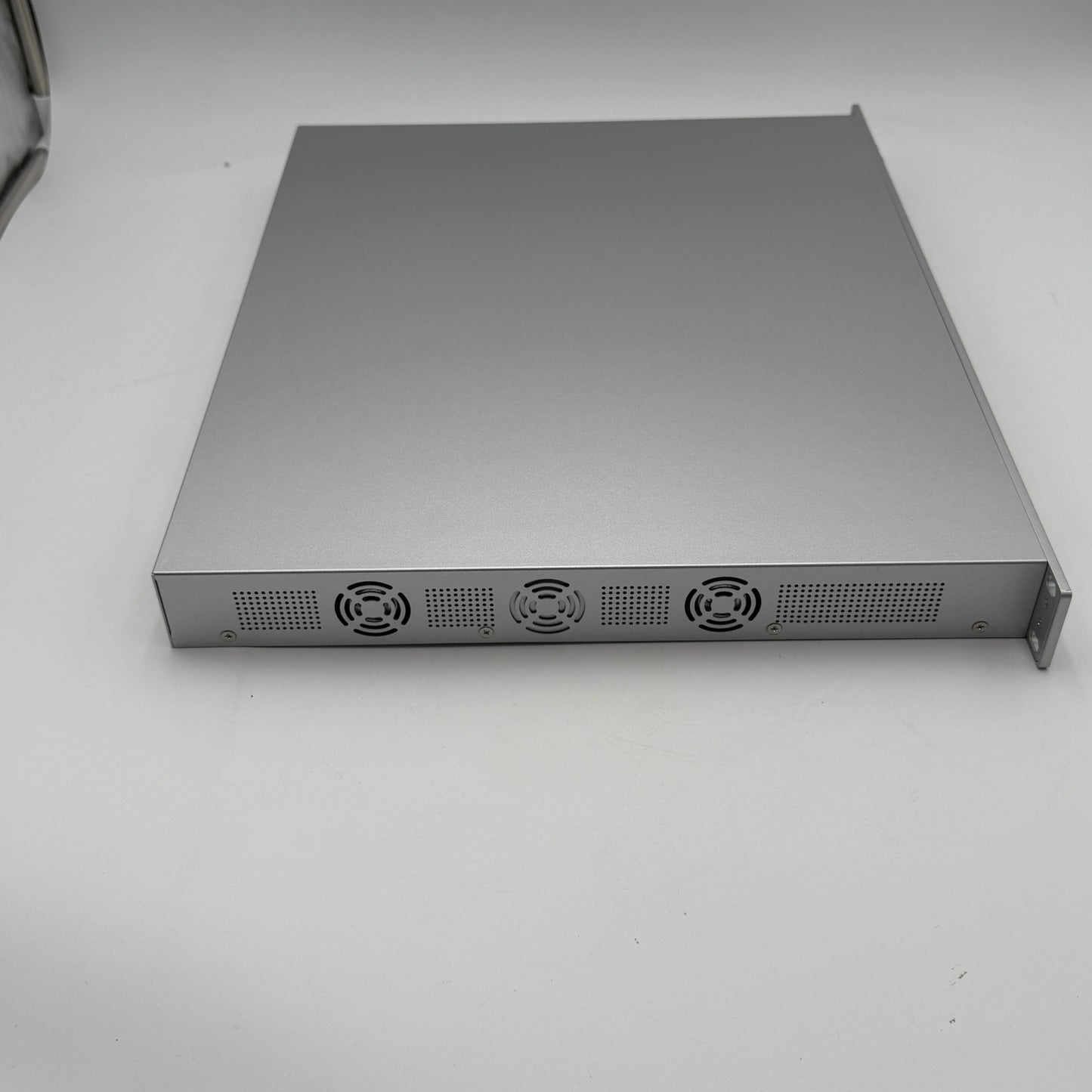 Ubiquiti Networks UniFi Switch 48 750W Managed PoE+ Gigabit Switch NEW IN BOX