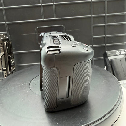 Blackmagic Pocket Cinema Camera 4K 2018 w/ 3 Batteries, Cage, Flight Case