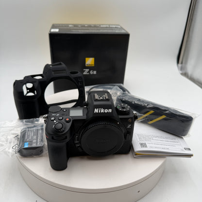 Nikon Z6 III 24.5MP Full Frame Mirrorless Camera 2576 Shutter Count MINT