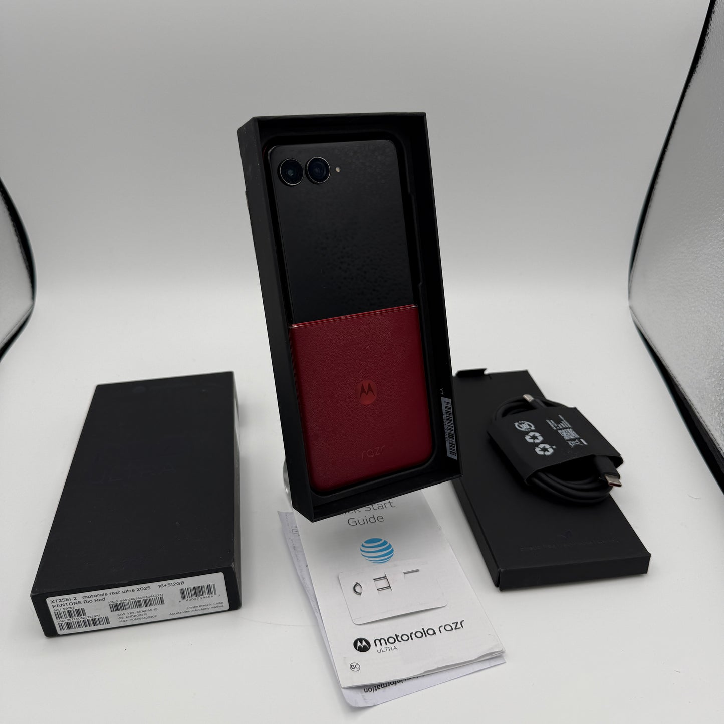 Motorola Razr Ultra 2025 512GB Red AT&T ONLY For Parts or Repair
