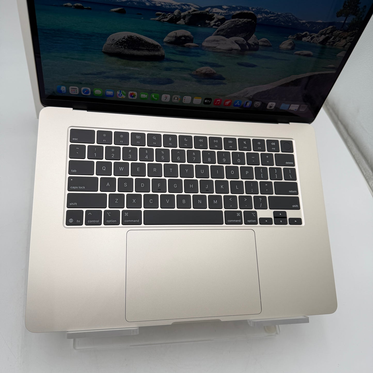 Apple MacBook Air 15-inch A3241 2024 M4 16GB 256GB Laptop Starlight