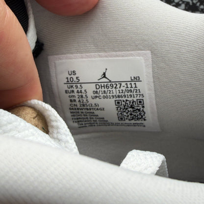 New In Box Jordan Air Jordan 4 Retro White/Black Neutral Grey DH6927-111 10.5