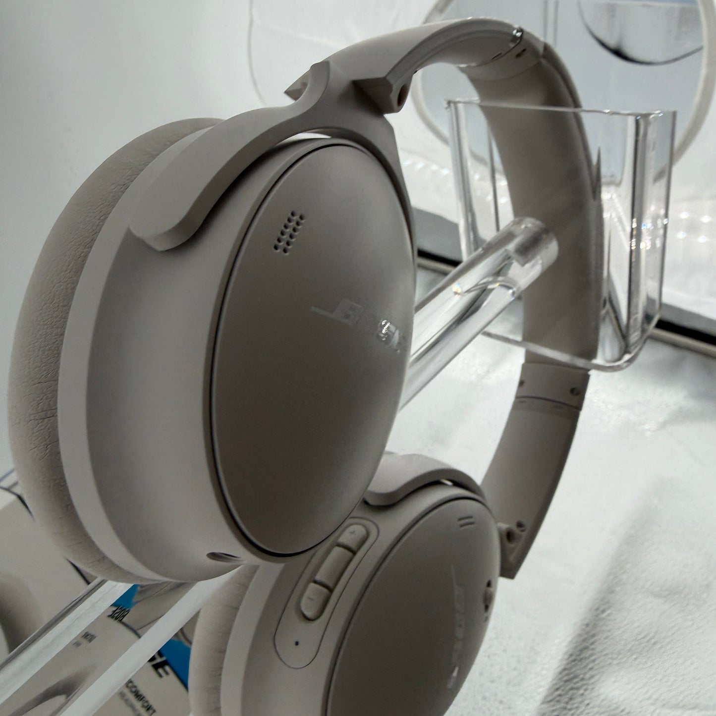 Bose QuietComfort Headphones 5V White Smoke with Box