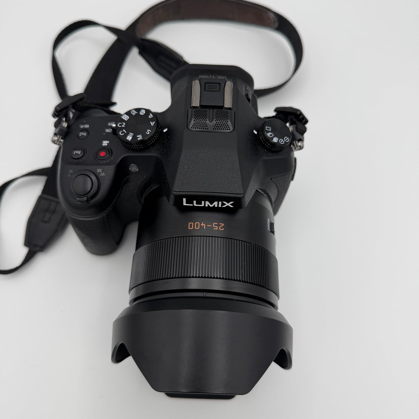 Lumix DMC-FZ1000 20.1 MP Digital Camera With Bag and Extras