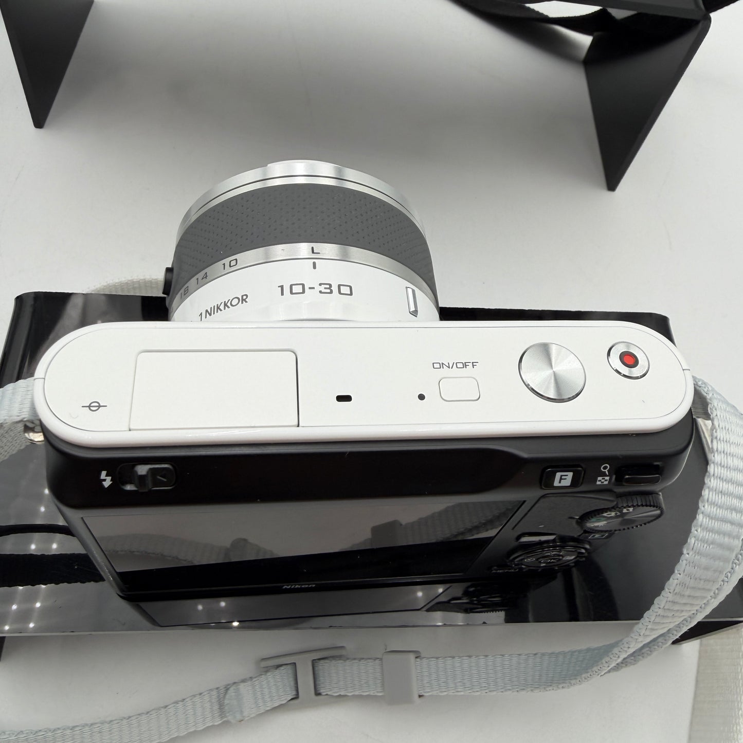 Nikon 1 J1 Digital Camera White With Extras Shutter Count 268