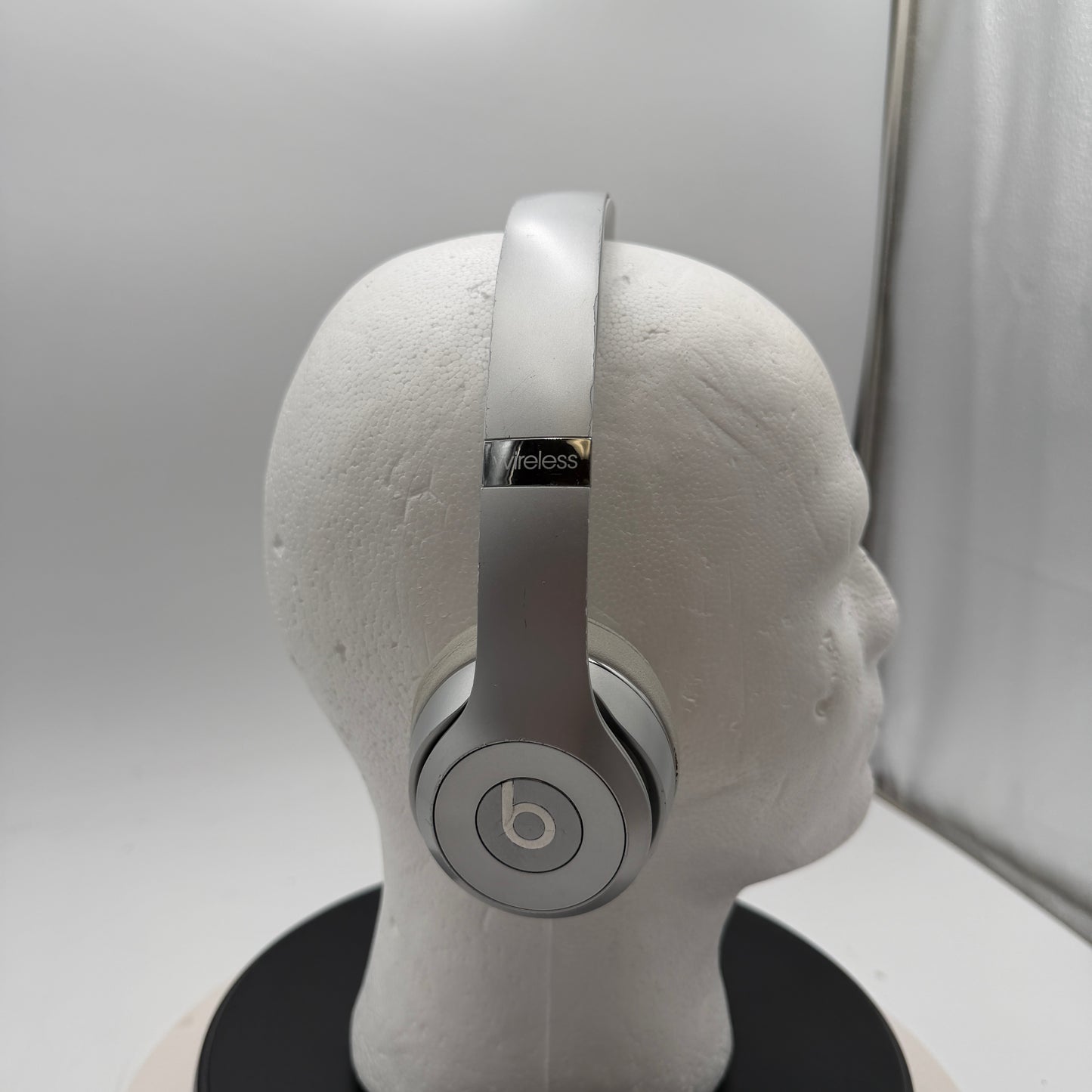 Beats Solo 3 Wireless Headphones Silver Needs New Ear Pads WORKS GREAT