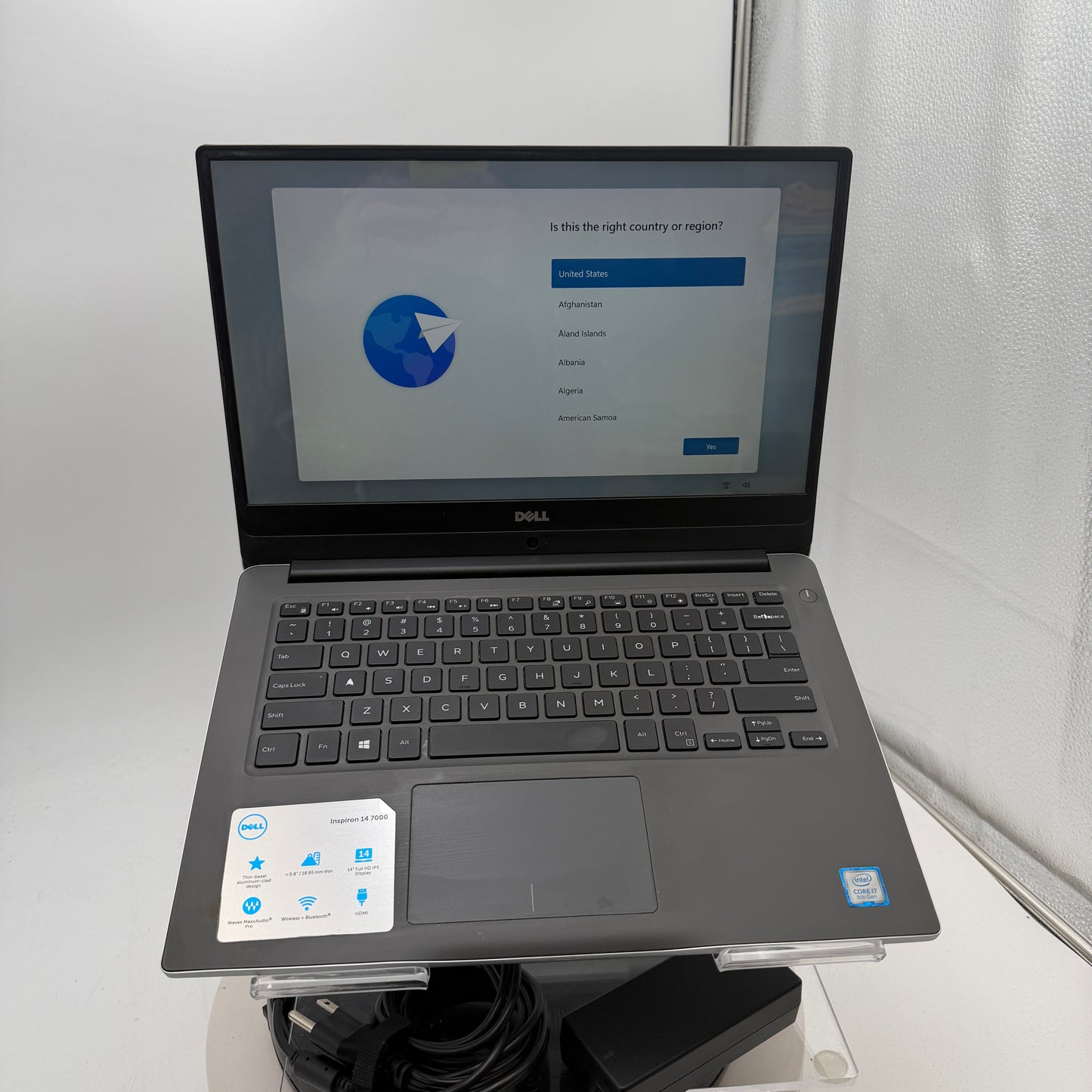 Dell Inspiron 14 7000 14-inch Laptop 8th Gen Core i7 16GB 1TB
